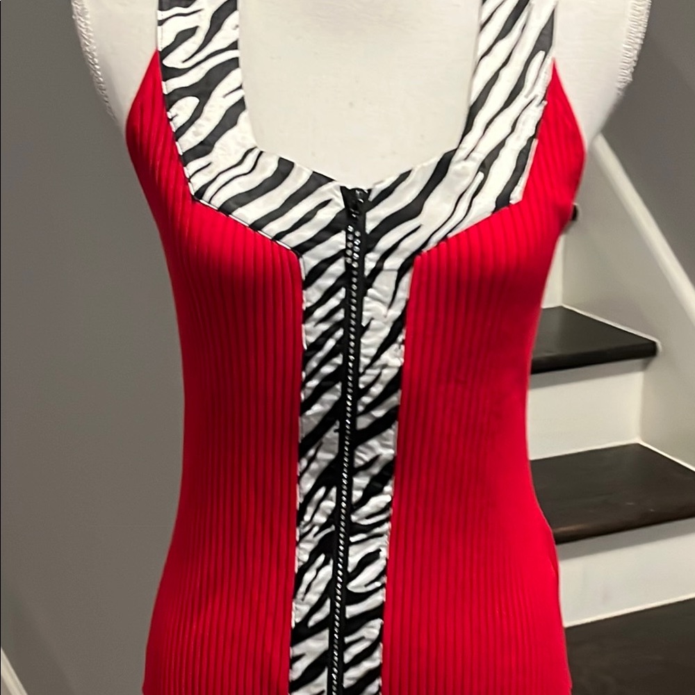 Belldini Red and Black Zebra Print Women's knit Top. Sz Lg. Like new.
